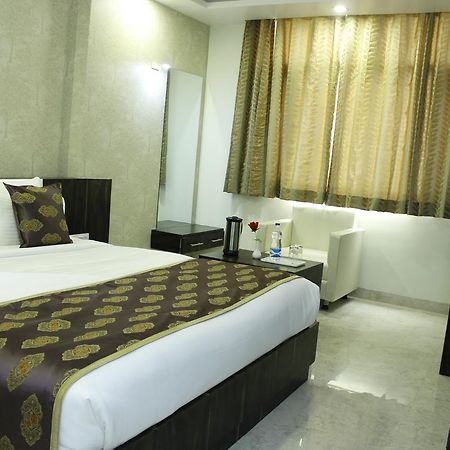 Tulip Continental Hotel Hamirgarh Exterior foto